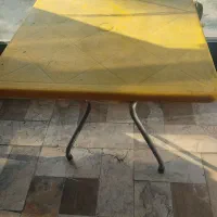 میز پلاستیکی