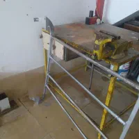 میز کار با گیره و باربند پیکان