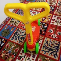 اسکوتر و عروسک