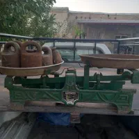 ترازو قدیمی ۳۰ کیلویی با ۲۵ کیلو سنگ فروشی