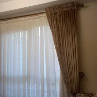 پرده به همراه کناره و میله چوبی