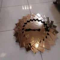 ساعت دیواری خاص و زیبا