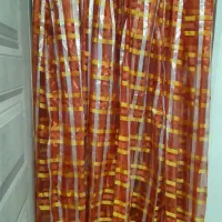 پرده حریر و دو دکور در حد نو