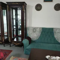 بوفه ظرف آیینه دار  ارتفاع ۲ متر عرض ۷۰ عمق ۴۰