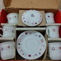 سرویس چایخوری همراه با کارتون