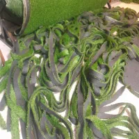 چمن مصنوعی نواری بین موزاییک