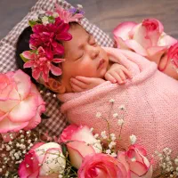 عکاسی حرفه‌ای نوزاد در منزل شما