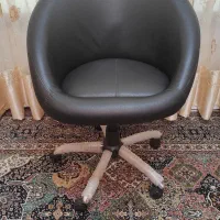 صندلی آرایشگاهی چرم مدل لنگی در حد نو