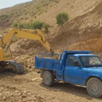نیسان کمپرسی حمل مصالح ساختمانی