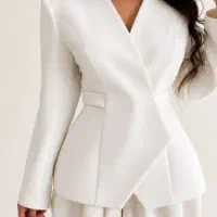 خیاط مسلط به همه نوع پوشاک