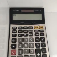 ماشین حساب کاسیو اصل در حد نو.