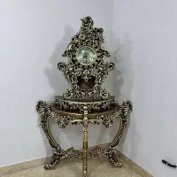 ساعت کنسولی