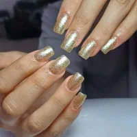 آموزش وخدمات کاشت ناخن