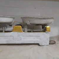 ترازوی ۴۰ کیلویی کاملا سالم جنس سنگین