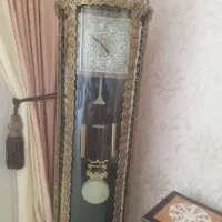 ساعت دیواری ایستاده