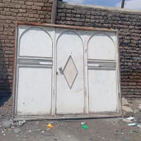 در پارکینگ