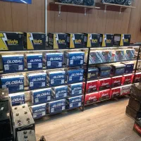 فروش باتری خودرو و UPS با گارانتی