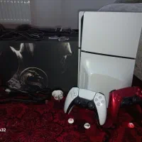 ps5 slim ،دو دسته،به همراه بازی.