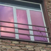 فروش پنجره فلزی همراه چارچوب و شیشه سالم
