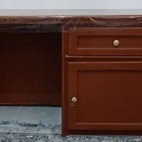 میز تحریر سالم