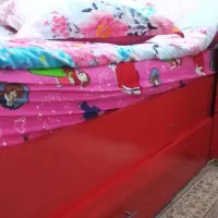 تخت نوجوان در حد نو اندازه 180*80