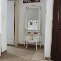 آینه و میز