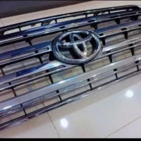 جلو پنجره تویوتا