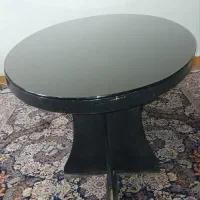 میز بدون صندلی