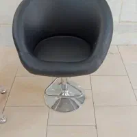 فروش فوری دوعدد صندلی کپ ویک عدد صندلی دسته دار