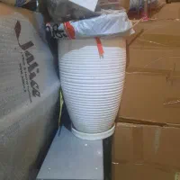 تعدادی گلدان سایز بزرگ وکوچک همه باهم