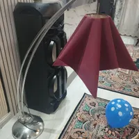 آباژور ایستاده