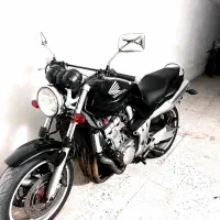 موتور هورنت ۹۰۰ سی سی