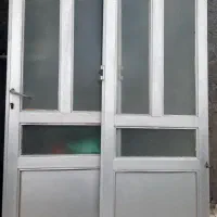 در آلومینیومی سنگین سفید با شیشه مشجر
