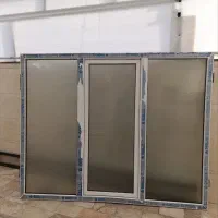پنجره و درب دوجداره ونبشی آهن درحد نو فروش عجله ای