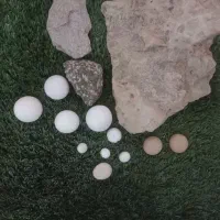 مقداری سنگ آسیاب قدیمی معاوضه هم دارم