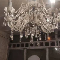 لوستر ۸شاخه  کریستال سالم و بسیار زیبا