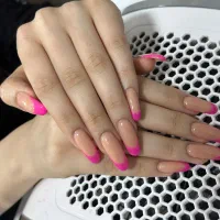 اجاره میز ناخن و تخت مژه