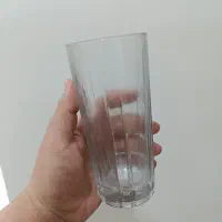 تعدادی ظروف