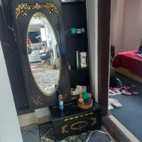 میز ارایش بدون ایراد کمی سطح کشو رنگ میخاد