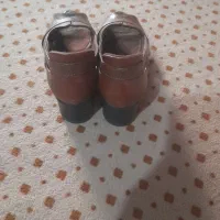 کفش قهوه ای