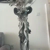 گلدان سه دختر