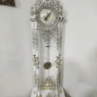 ساعت  و گنجه