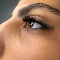 خدمات اکستنشن مژه لیفت ولمینت مژه و ابرو آموزش