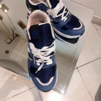 ی جفت کتونی نو