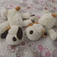 دوتا عروسک سگ هر کدام حدود ۷۰ سانت
