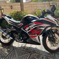 کاوازاکی نینجا 300 سفید و مشکی خاصترین رنگ