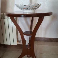 میز کنار سالنی