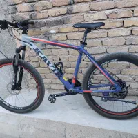 دوچرخه صحیح و سالم تنه المینیوم در حد نو