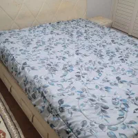 تخت دو نفره و صندلی میز آرایش