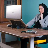 جویای کار در مغازه سموم کشاورزی